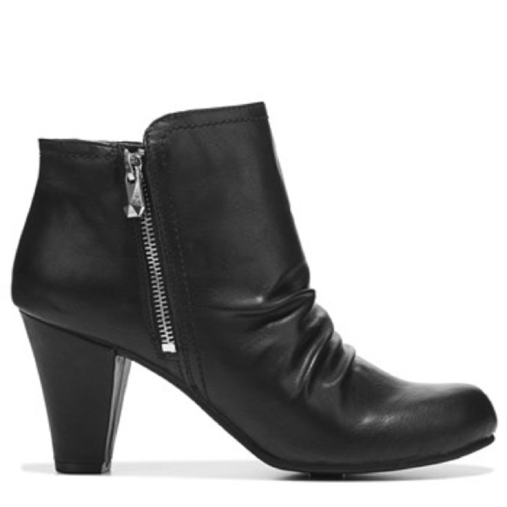 Fergalicious Morgin black ankle booties - size 7.5